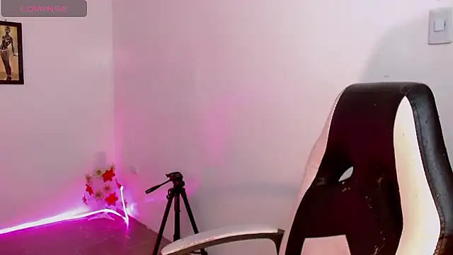 AdharaaMoon live sex cam