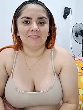 girl_redhead_bigtits's cam snapshot