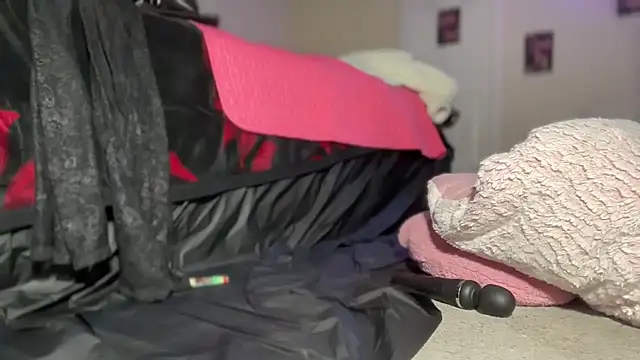 Cum2Charm live sex cam