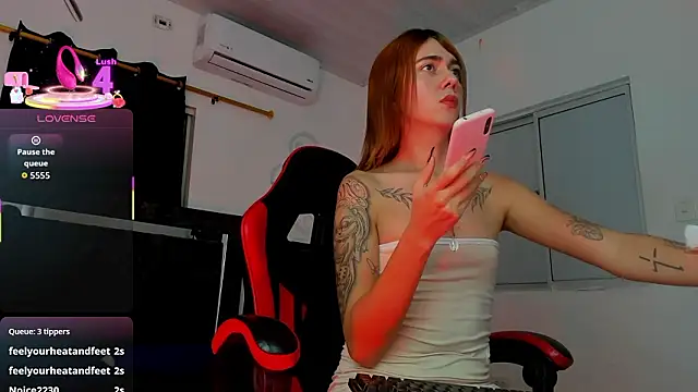 Nicol_TransGirl live sex cam