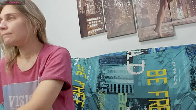 Tenderly_Sophie's cam snapshot