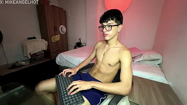 Angelligth live sex cam