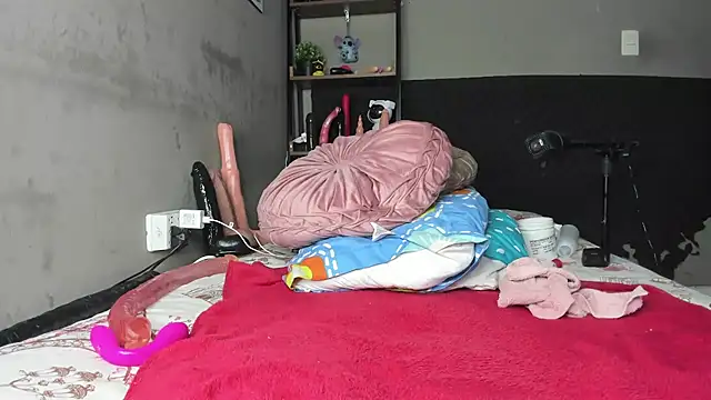 Shadia_Squirt's cam snapshot