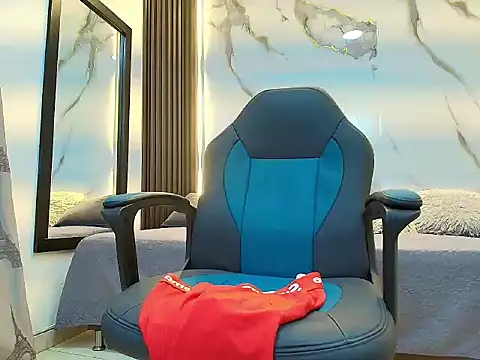 Enzo_Turner's cam snapshot