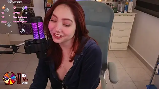 LilyVelvett live sex cam