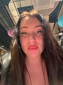 AndreaMood live sex cam