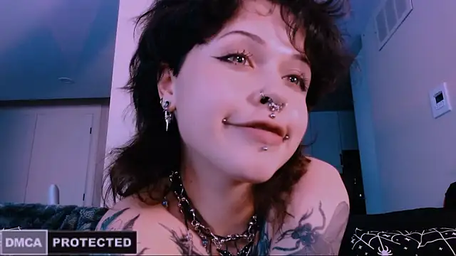 NaughtyLittleFox's cam snapshot