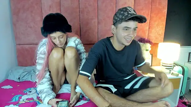 HellAndDante_'s cam snapshot