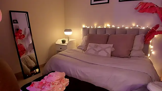 Gigi_Strawberry live sex cam