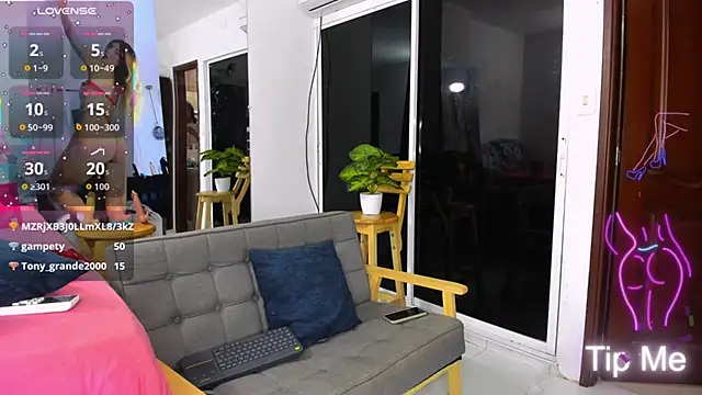 zou_quira live sex cam