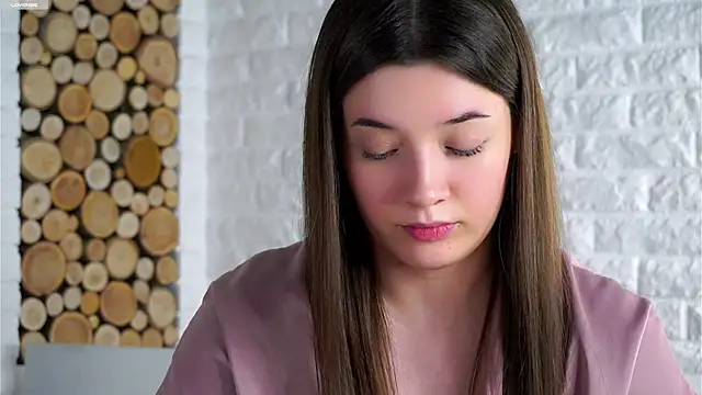 LowOncoming live sex cam