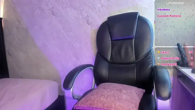 tanisha__lux's cam snapshot