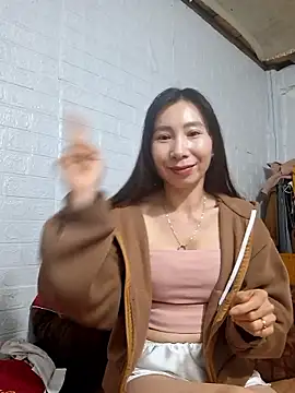 Adela-222's cam snapshot