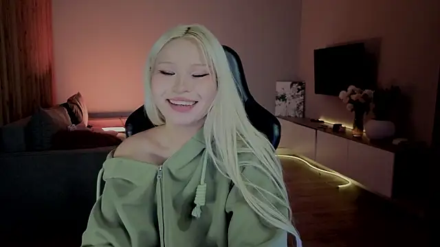 RileyMee live sex cam