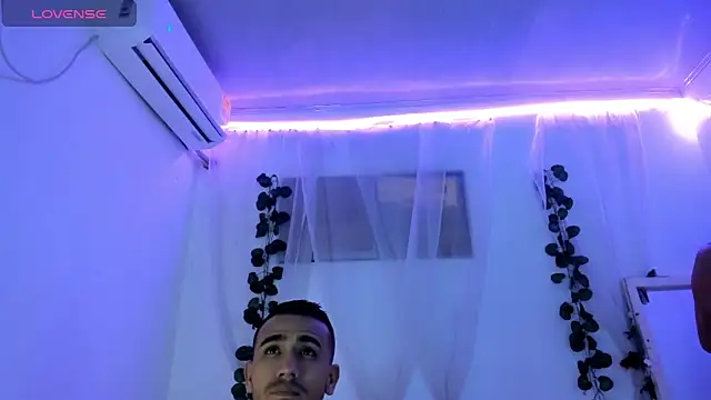 catalina_and_roger live sex cam