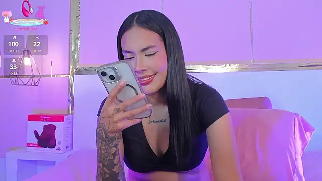 VenusEvans1's cam snapshot