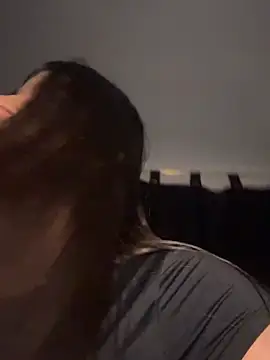 EmmiiGlow's cam snapshot