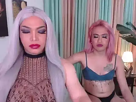 QueensOfcum live sex cam