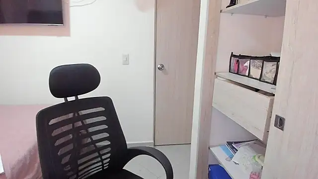 misstoya live sex cam