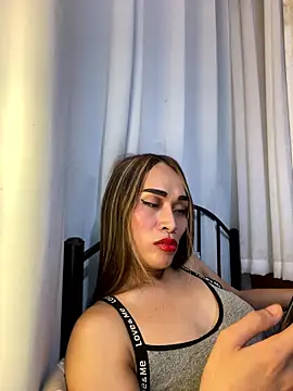 RomanticPearlTS live sex cam