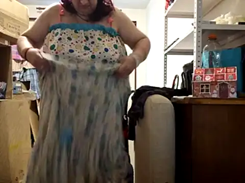 Samantha_Squirt@xh live sex cam