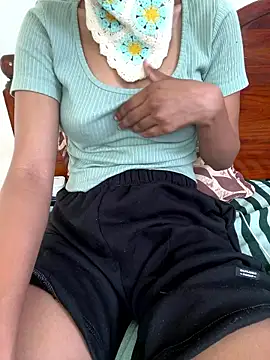 Tharu_2002 live sex cam