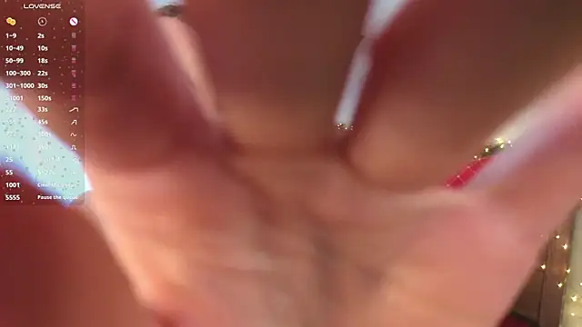 IdaValenti live sex cam