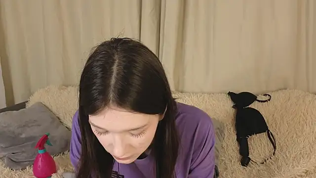 YvonneShames live sex cam