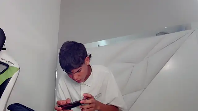 Lil_babyyy_'s cam snapshot