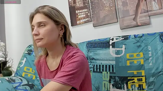 Tenderly_Sophie's cam snapshot