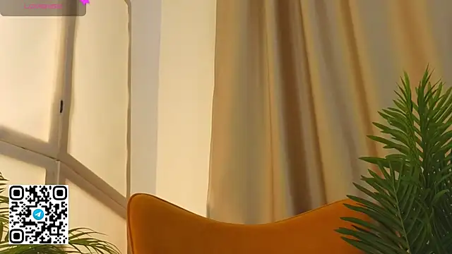 oliviabr0wn0 live sex cam