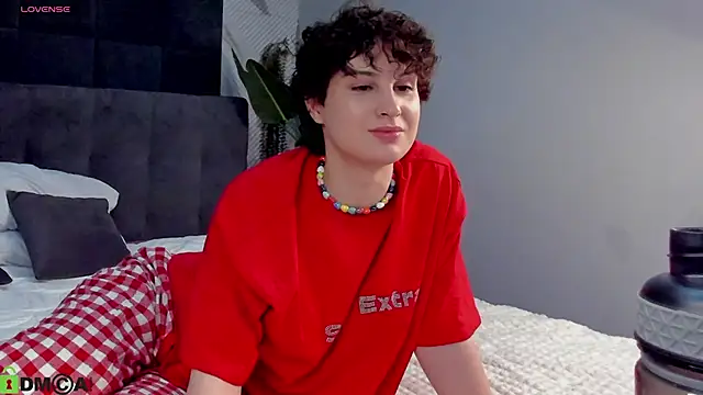 Adeline_Perle live sex cam