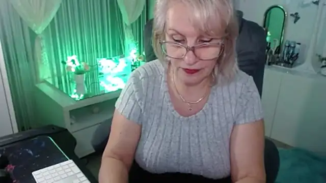 Ghertrude52 live sex cam