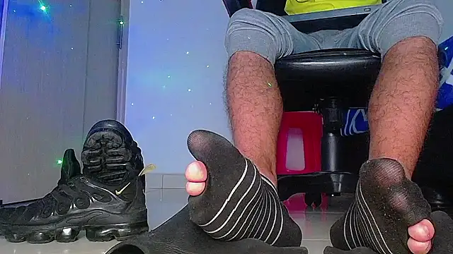 Sir_kev66 live sex cam