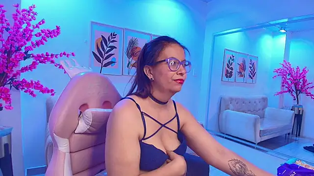 Amber__rouge's cam snapshot