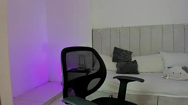 luuhoot_'s cam snapshot