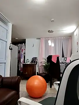 Freyacooper live sex cam