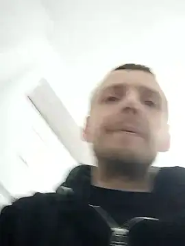 CrookedBunk3527 live sex cam