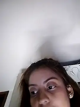 mia_hottie2210 live sex cam