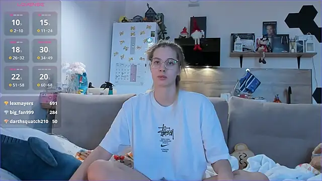 Girl_alone_home live sex cam