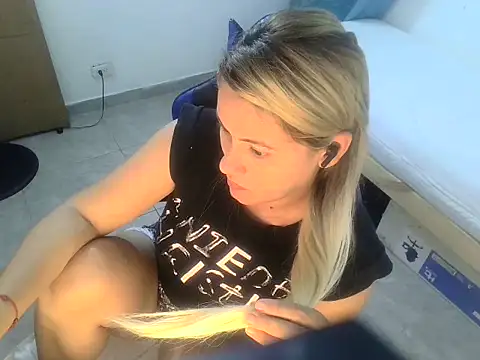 ClinkingTwirp's cam snapshot