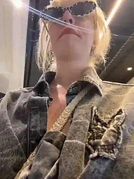 RonnieKiss's cam snapshot