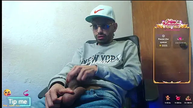 GrayHornyX's cam snapshot