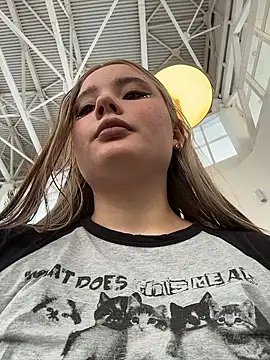 VineraSweet's cam snapshot