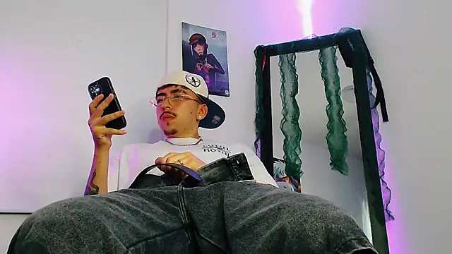 liamty_luxor's cam snapshot