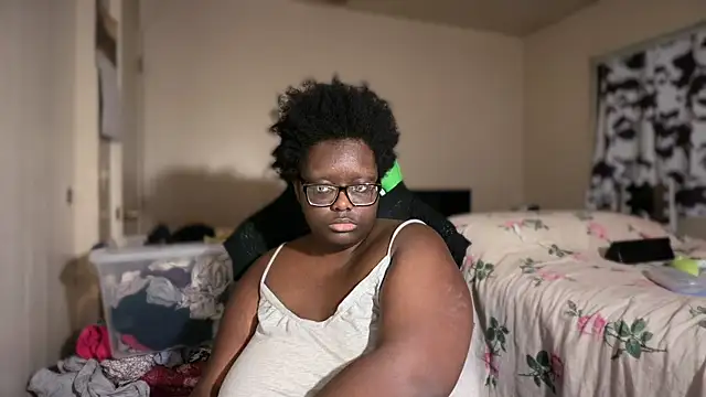 -Yagurlwest's cam snapshot