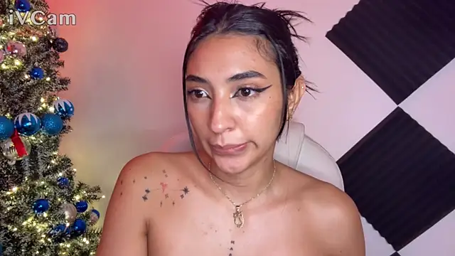 _Aura-'s cam snapshot