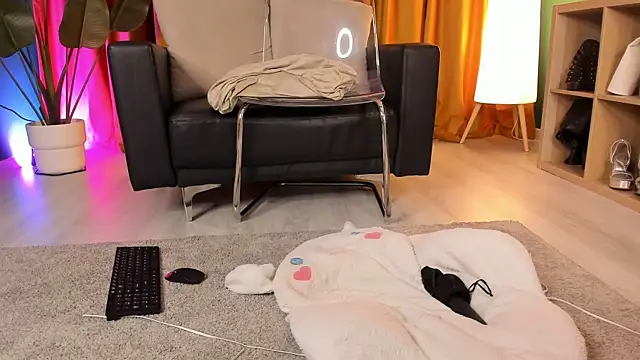 torri_kitten's cam snapshot