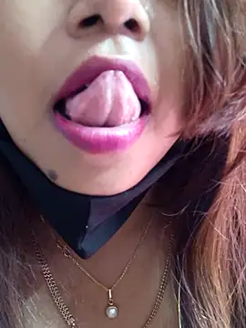 misspriya03 live sex cam