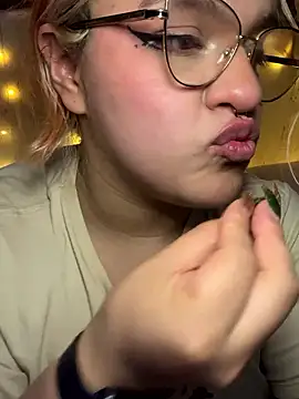 Sophia_Weest99 live sex cam